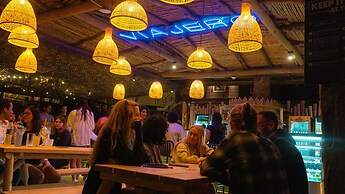 Viajero Huacachina Hostel