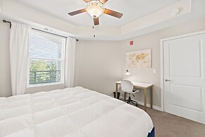 Chic Apt w Jacuzzi Lake Front Nr Casino Imax