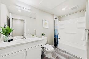 Chic Apt w Jacuzzi Lake Front Nr Casino Imax