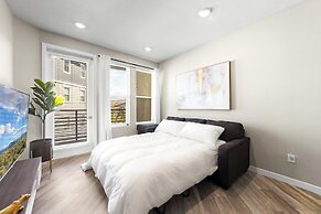 Chic Apt w Jacuzzi Lake Front Nr Casino Imax