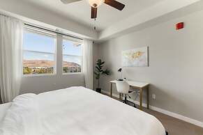 Designer Apt With Jacuzzi Pool Mountain Views