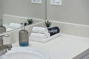 Designer Apt With Jacuzzi Pool Mountain Views