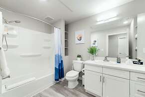 Designer Apt With Jacuzzi Pool Mountain Views