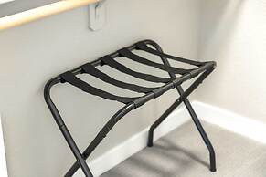 Designer Apt With Jacuzzi Pool Mountain Views