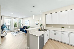 Designer Apt With Jacuzzi Sky Lounge Gym Access