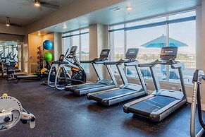 Designer Apt With Jacuzzi Sky Lounge Gym Access