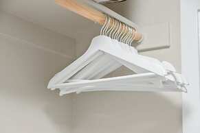 Designer Apt With Jacuzzi Sky Lounge Gym Access