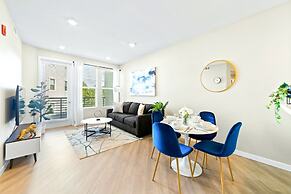 Designer Apt With Jacuzzi Sky Lounge Gym Access