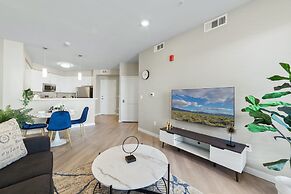 Designer Apt With Jacuzzi Sky Lounge Gym Access