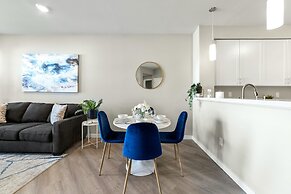 Designer Apt With Jacuzzi Sky Lounge Gym Access