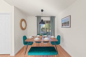 Delightful 4BR Home Nr Downtown Reno w Fireplace