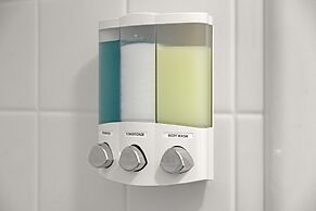 Delightful 4BR Home Nr Downtown Reno w Fireplace