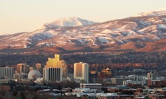 Delightful 4BR Home Nr Downtown Reno w Fireplace