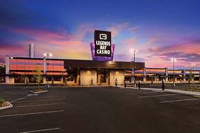 Delightful 4BR Home Nr Downtown Reno w Fireplace