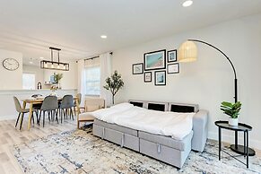 Charming Florida Beach Home w King Bed Patio
