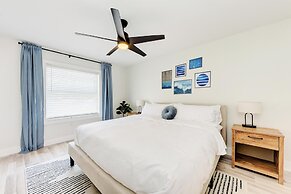 Charming Florida Beach Home w King Bed Patio