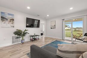 Relaxing 2BR Florida Home Close to Beach