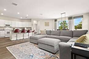 Florida Retreat Home w Fast-wifi Patio King Bed