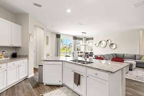 Florida Retreat Home w Fast-wifi Patio King Bed