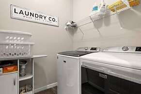 Florida Retreat Home w Fast-wifi Patio King Bed