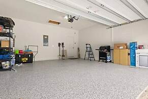 Florida Retreat Home w Fast-wifi Patio King Bed