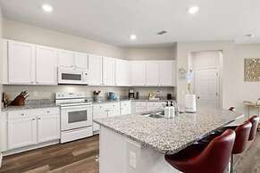 Florida Retreat Home w Fast-wifi Patio King Bed