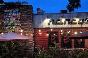 Florida Retreat Home w Fast-wifi Patio King Bed