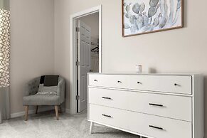 Florida Retreat Home w Fast-wifi Patio King Bed