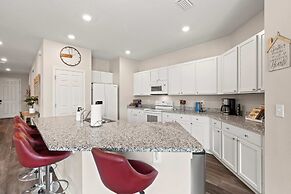 Florida Retreat Home w Fast-wifi Patio King Bed