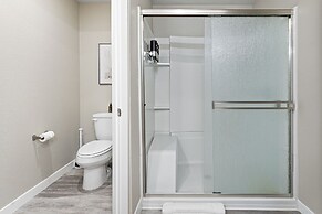 Designer Apt With Jacuzzi Walk To Casino Imax
