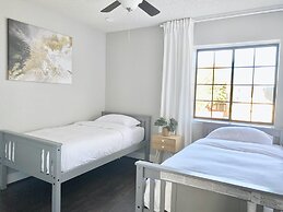 DT Reno - Modern Home Private Patio Workspace