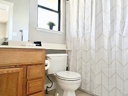 DT Reno - Modern Home Private Patio Workspace