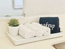 DT Reno - Modern Home Private Patio Workspace