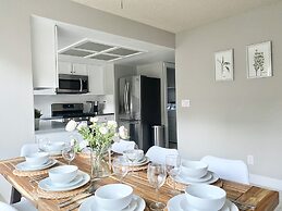 DT Reno - Modern Home Private Patio Workspace