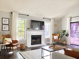 DT Reno - Modern Home Private Patio Workspace