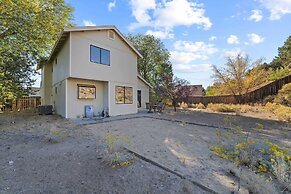 DT Reno - Modern Home Private Patio Workspace
