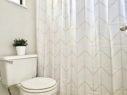 DT Reno - Modern Home Private Patio Workspace