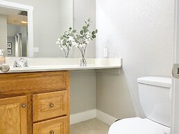 DT Reno - Modern Home Private Patio Workspace