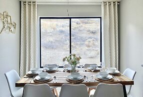 DT Reno - Modern Home Private Patio Workspace