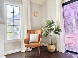 DT Reno - Modern Home Private Patio Workspace