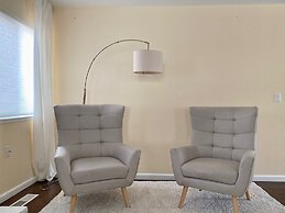 DT Reno - Classy Vacation Home w Backyard Patio