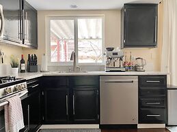 DT Reno - Classy Vacation Home w Backyard Patio