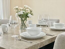 DT Reno - Classy Vacation Home w Backyard Patio