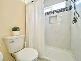 DT Reno - Classy Vacation Home w Backyard Patio