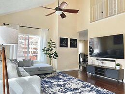 DT Reno - Classy Vacation Home w Backyard Patio