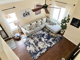 DT Reno - Classy Vacation Home w Backyard Patio