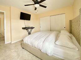 DT Reno - Classy Vacation Home w Backyard Patio