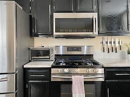 DT Reno - Classy Vacation Home w Backyard Patio