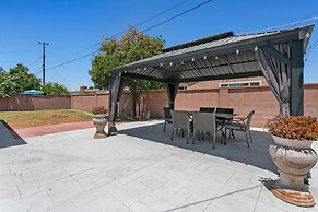 Beautiful 4BR Home Nr Disneyland