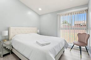 Beautiful 4BR Home Nr Disneyland